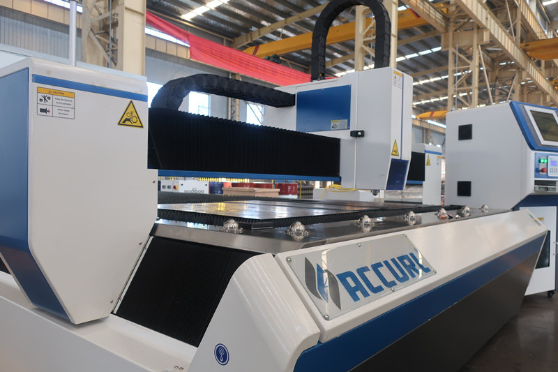 Produsen ACCURL 1000W Fiber CNC Laser Cutting Machine dengan IPG 1KW